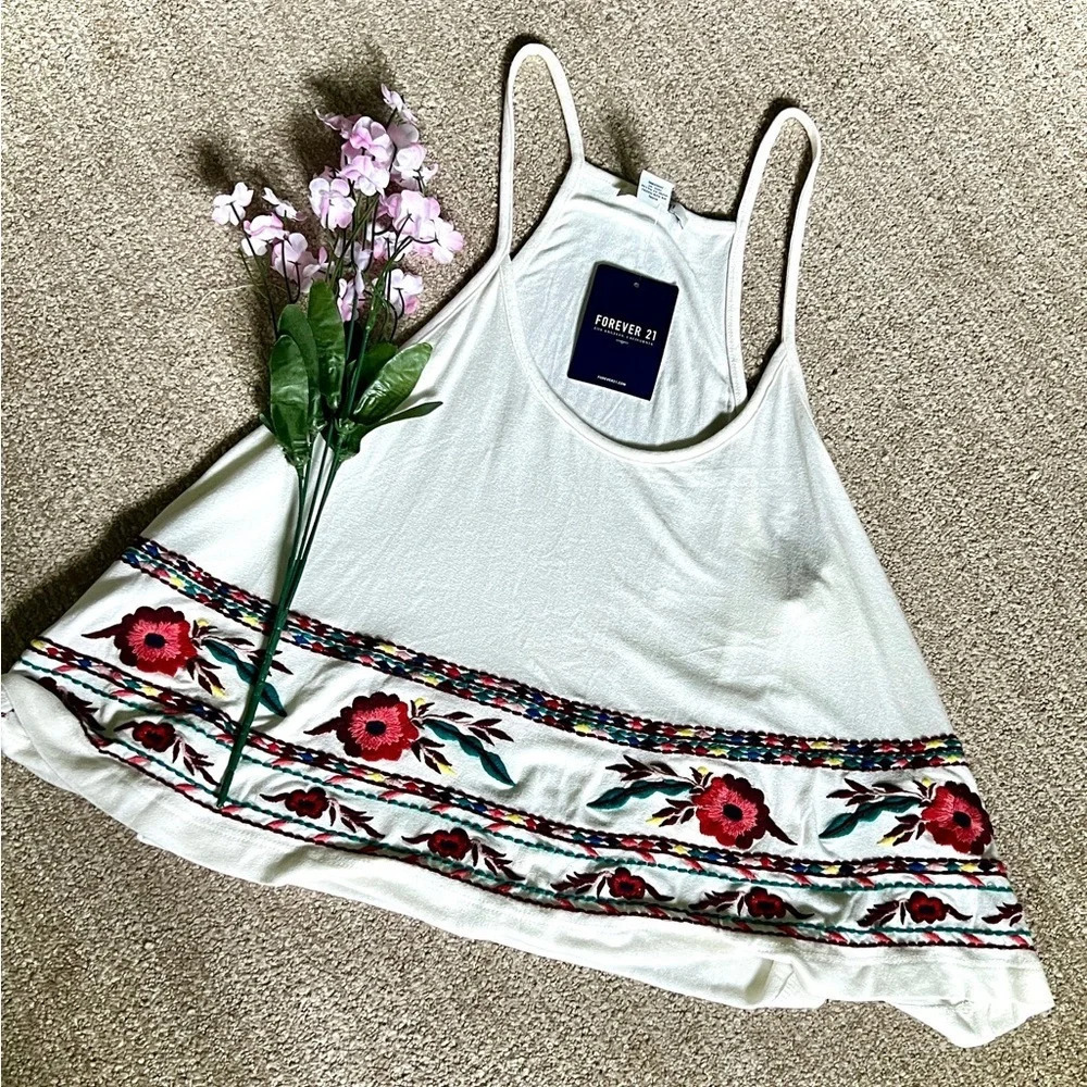 Forever21 NWT Boho Flower Tank Top - Small
